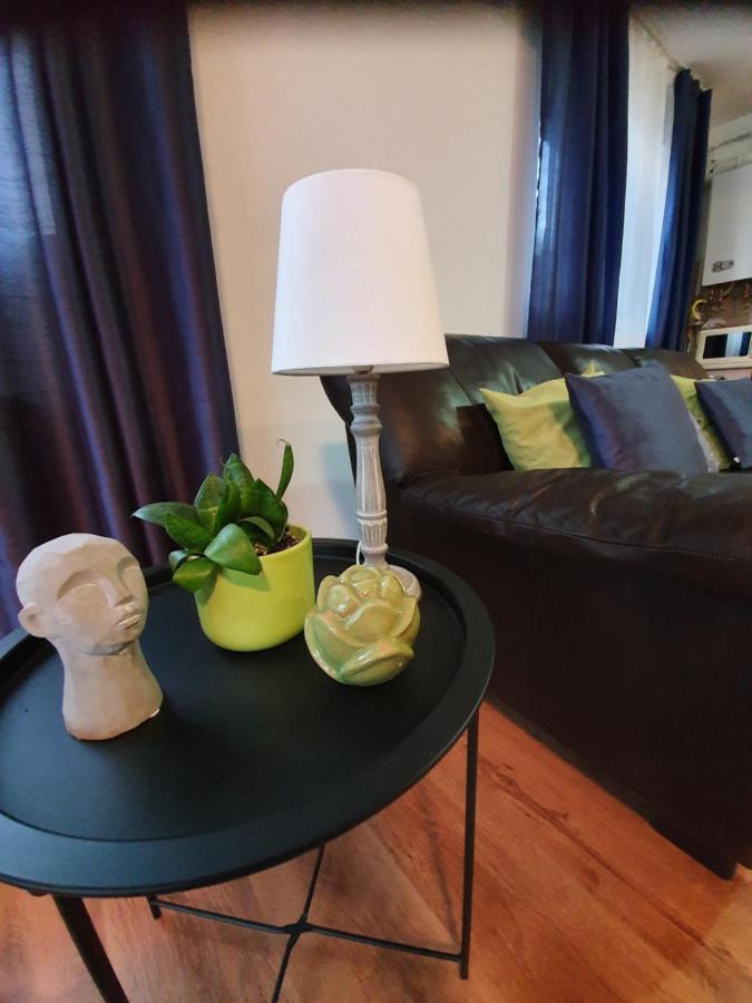 Апартаменты Gloria Apartament Бая-Маре Экстерьер фото